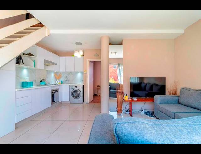 3 BEDROOM TOWNHOUSE FOR SALE IN WILGEHEUWEL